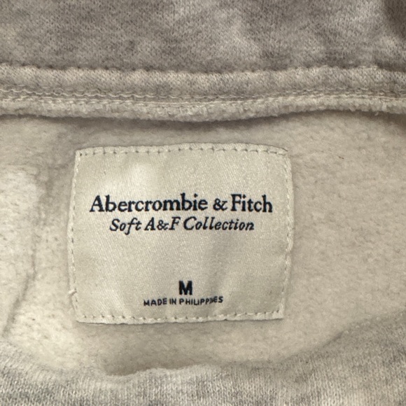 Abercrombie & Fitch Women’s Gray Turtleneck Sweatshirt - Size M - Picture 2 of 7